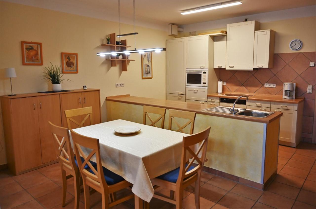 Ferienwohnung Seeblick Waren  Bagian luar foto